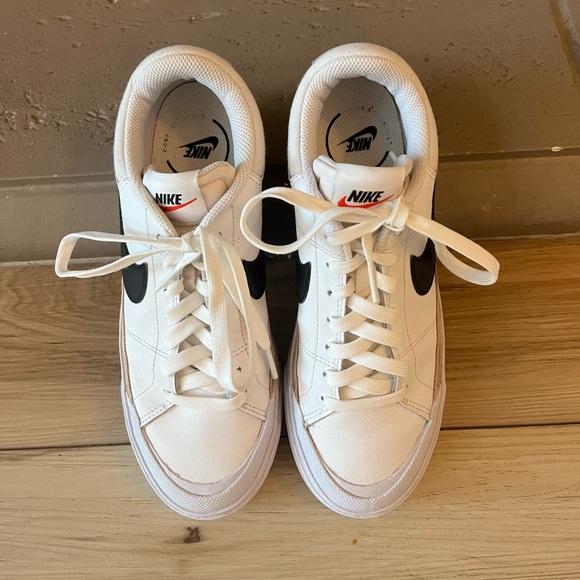 Nike Court Legacy Lift Women’s Size 7.5 - Picture 4 of 9